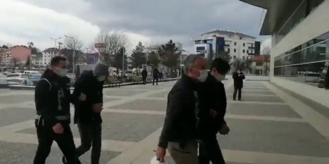 17 gram esrarla yakalanan 2 kişi adliyeye sevk edildi