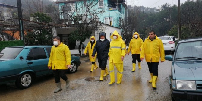 Sağanak sonrası Kemer’de yaralar sarılıyor