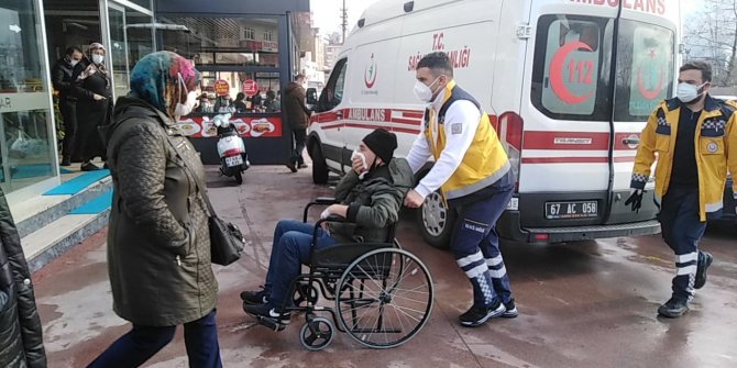 Sokak kedilerini beslerken darbedildi
