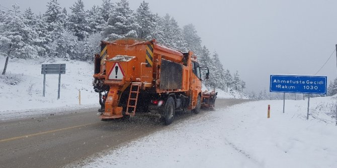Karabük’te kar yüzünü yeniden gösterdi