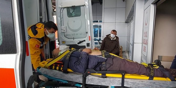 Çatıyı tamir ederken düşen işçi yaralandı