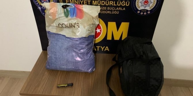 Narkotik ekipleri uyuşturucuya geçit vermiyor: 7 kilo 500 gram esrar ele geçirildi