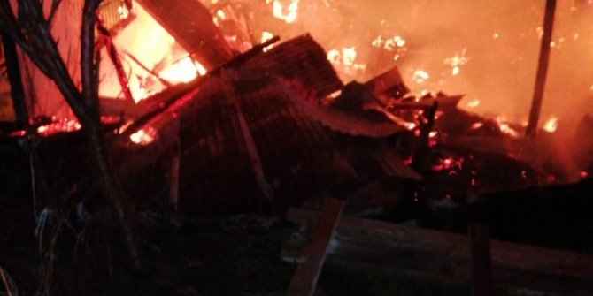 Ordu'da 2 katlı evde yangın