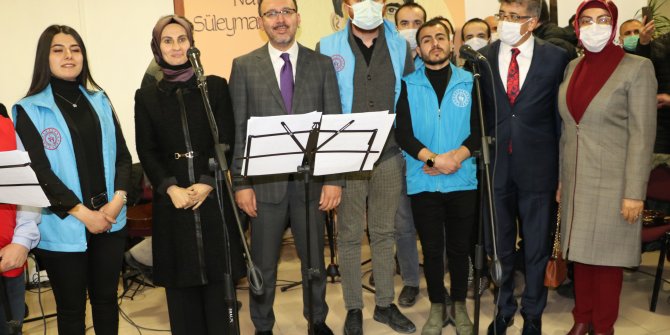 Bakan Kasapoğlu, Vanlı halk ozanının söylediği Kürtçe uzun havayı dinledi