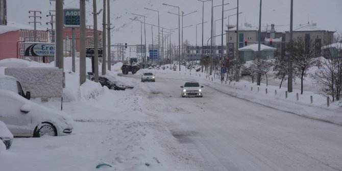 Bitlis’te 130 köy yolu ulaşıma kapandı