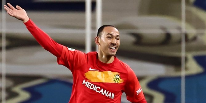 Türk futbolunun emektar forveti Umut Bulut, 500. maçına çıktı
