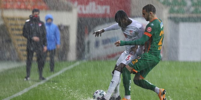 Alanyaspor - Sivasspor maçı ertelendi!
