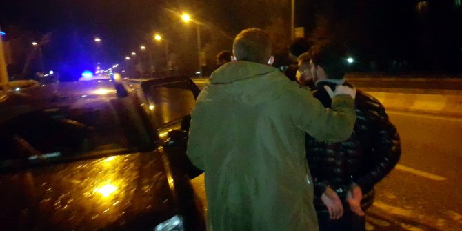 Havaya ateş açıp polisten kaçan 2 şüpheli, kovalamaca sonucu yakalandı