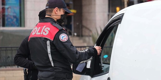 Türkiye genelinde yapılan uygulamalarda çeşitli suçlardan aranan 2 bin 475 kişi yakalandı