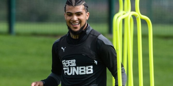 Galatasaray, Yedlin için görüşmelere başladı
