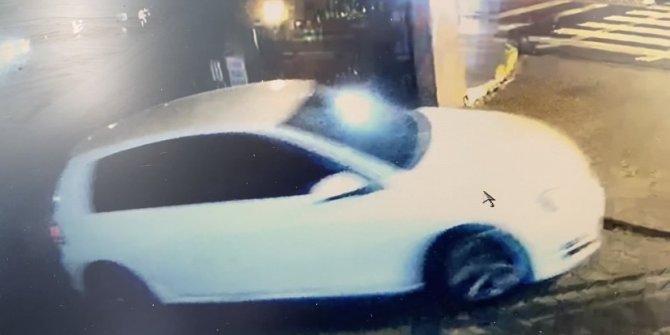 Hırsızlar iki otomobili böyle çaldı