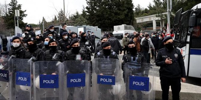 Boğaziçi Üniversitesi'ndeki gösterilerde 159 şüpheli gözaltına alındı