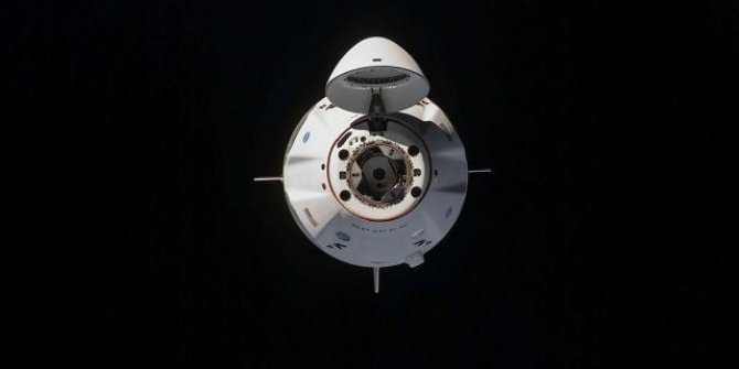 SpaceX, dört sivili uzaya çıkaracak