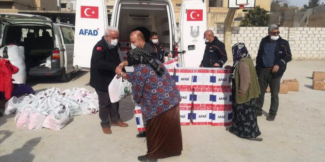 Milli Savunma Bakanlığı, Barış Pınarı bölgesindeki köylere erzak yardımı yaptı