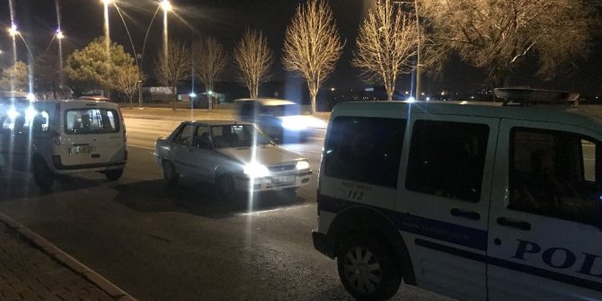 Çaldıkları otomobille gezerken yakalandılar