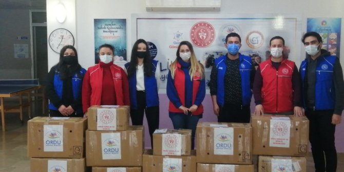 İdlib ve Muş’taki çocuklara kışlık kıyafet yardımı