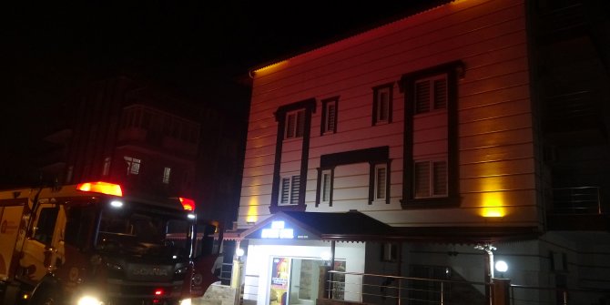Apart otelde çıkan yangın kısa sürede söndürüldü