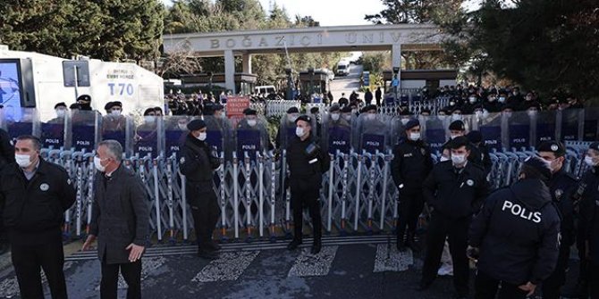 Boğaziçi protestoları: 30 kişi tutuklama talebiyle hakimliğe sevk edildi
