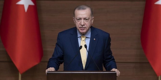 Erdogan: "Le taux d'étudiantes dans les universités, qui était de 42%, est passé l'an dernier à 49%"