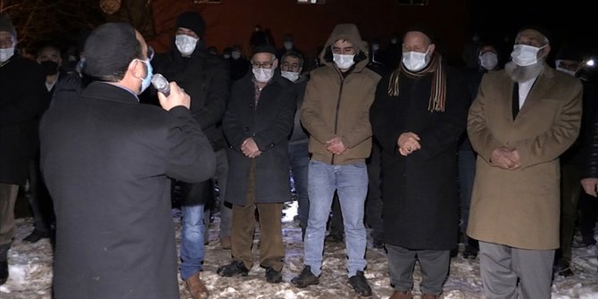 İki gurbetçinin 'yanlış' yere defnedilen cenazeleri bu kez memleketlerinde toprağa verildi