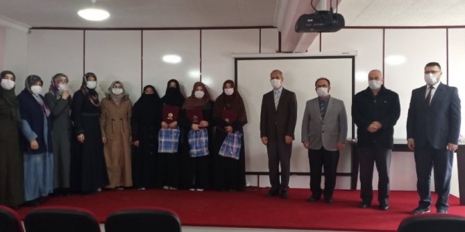 Kur’an Kursu öğrencilerine hafızlık belgeleri verildi