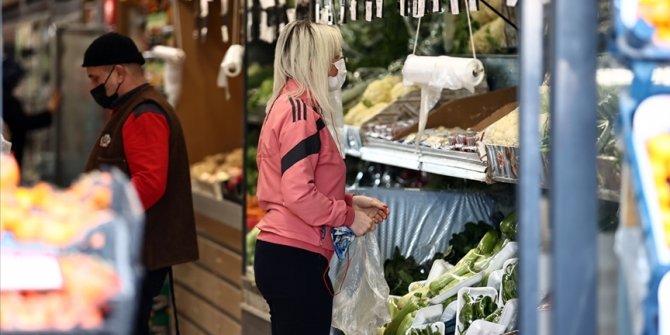 İçişleri Bakanlığı sokağa çıkma kısıtlamasında temel ihtiyaç malzemelerinin temin edilebildiğini hatırlattı