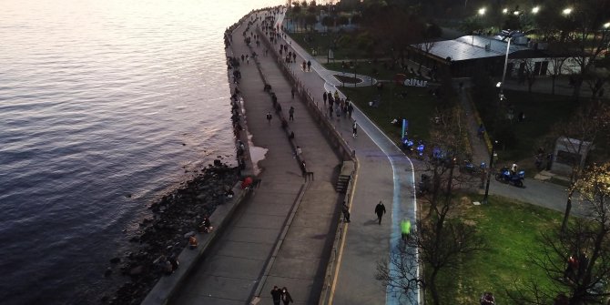 Kısıtlama öncesi Caddebostan'daki kalabalık havadan fotoğraflandı