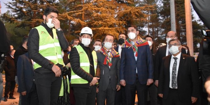 Kurum, Ertuğrul Gazi Türbesi’nde ’’Saygı Nöbeti’ni izledi