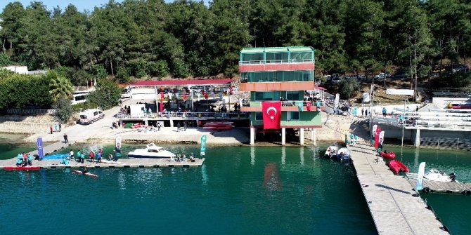 Kanocular milli takıma girebilmek için kürek çekti
