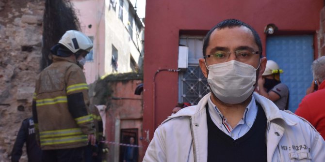İzmir'de atıl haldeki sinagog bitişikteki evin üzerine yıkıldı: 1 yaralı