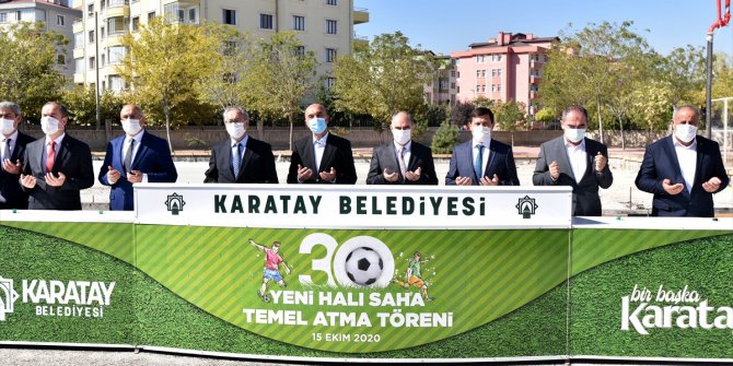 Karatay Belediyesinin 30 okula halı saha projesi sürüyor