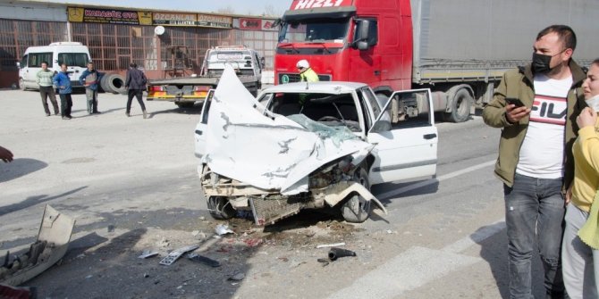 Konya'da otomobil ile süt tankeri çarpıştı: 2 yaralı