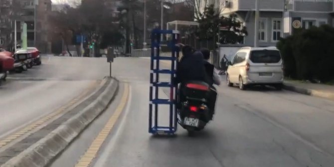 Motosiklet üzerinde ilginç anlar