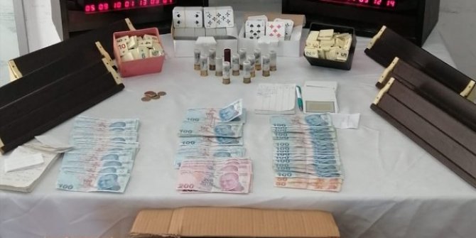 Kumar masasında yakalanan 9 kişiye 43 bin lira para cezası