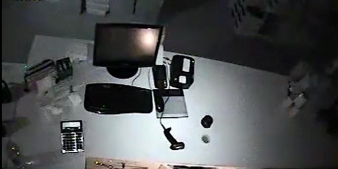 Polis, 55 ayrı suç dosyası bulunan hırsızlık şüphelisini arıyor