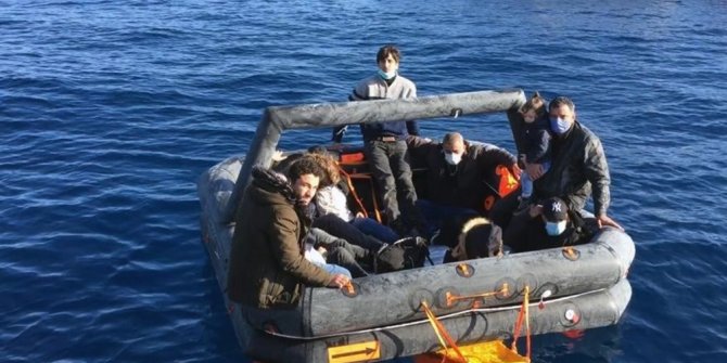 12 düzensiz göçmen kurtarıldı