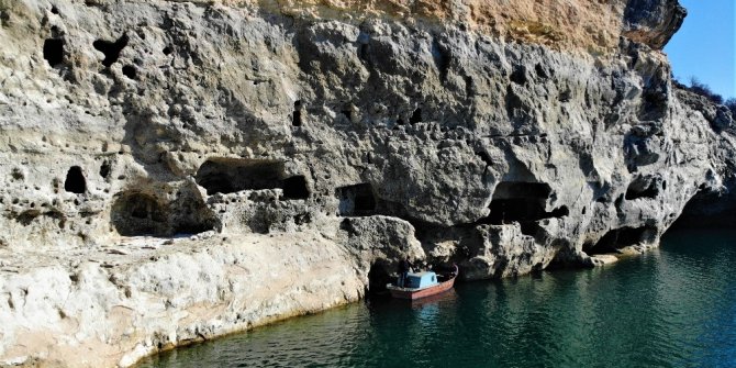 Sular çekilince Hastek Kalesi gün yüzüne çıktı