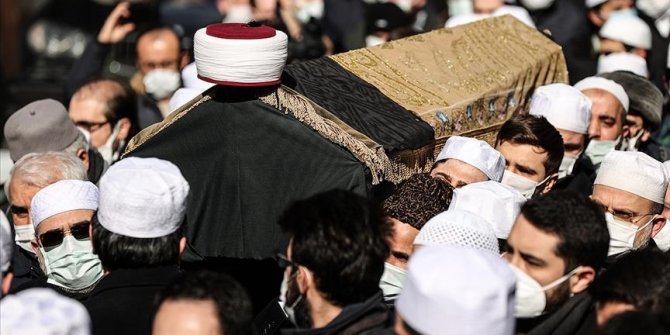 Istanbul: Klanjan dženaza-namaz turskom učenjaku M. Eminu Saracu