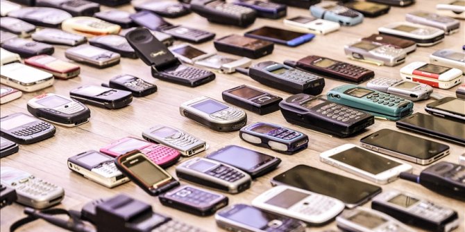 Cep telefonları 27 yılda hayatın merkezine yerleşti