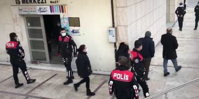 Kumarhaneye çevrilen iş merkezinde 25 kişi suçüstü yakalandı