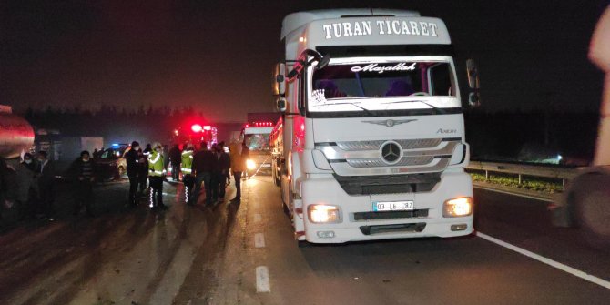 Özel halk otobüsü TIR’a çarptı: 6 yaralı