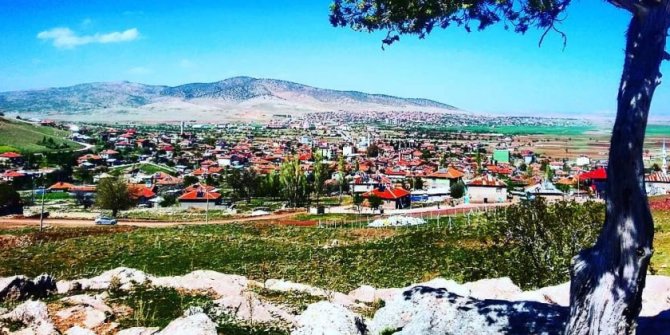 Konya'nın içesinde 465 m² arsa üzerindeki yığma ev icradan satılığa çıktı