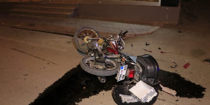 Motosikletli kişiye vurup kaçan otomobil sürücüsü yakalanınca," Ehliyetim yok, ceza yememek için kaçtım" dedi