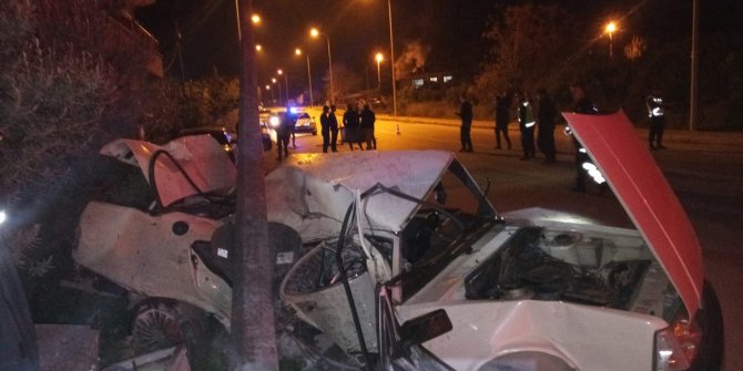 Aydınlatma direğine çarpan otomobilin sürücüsü öldü