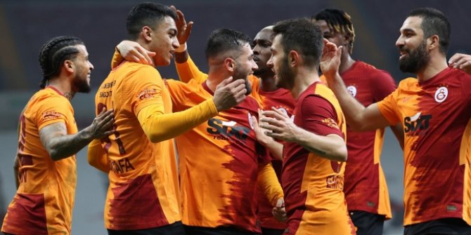 Galatasaray Mustafa Muhammed ile güldü