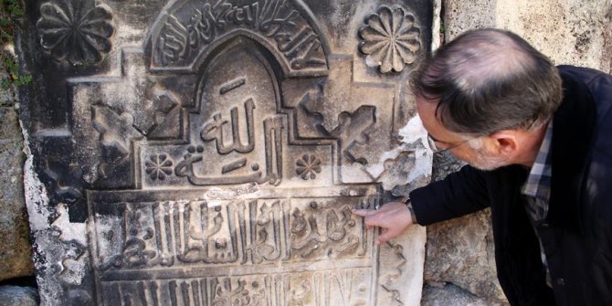 İzzettin Keykavus'un yaptırdığı iki fetih kitabesi Antalya’da bulundu
