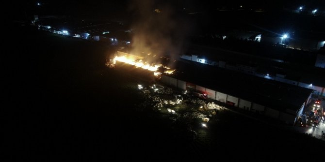 Fabrika yangını drone ile görüntülendi