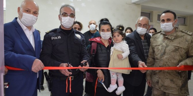 Şehit polis Anıl Kemal Kurtul adına kütüphane açıldı