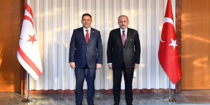 Ο Şentop και ο πρωθυπουργός της ΤΔΒΚ Saner συναντήθηκαν στο Κοινοβούλιο