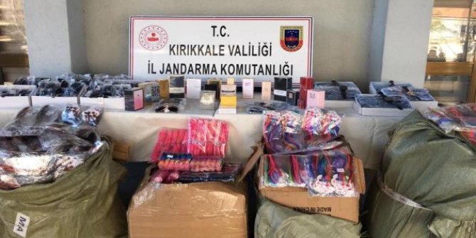 Kargo aracında gümrük kaçağı eşya ele geçirildi